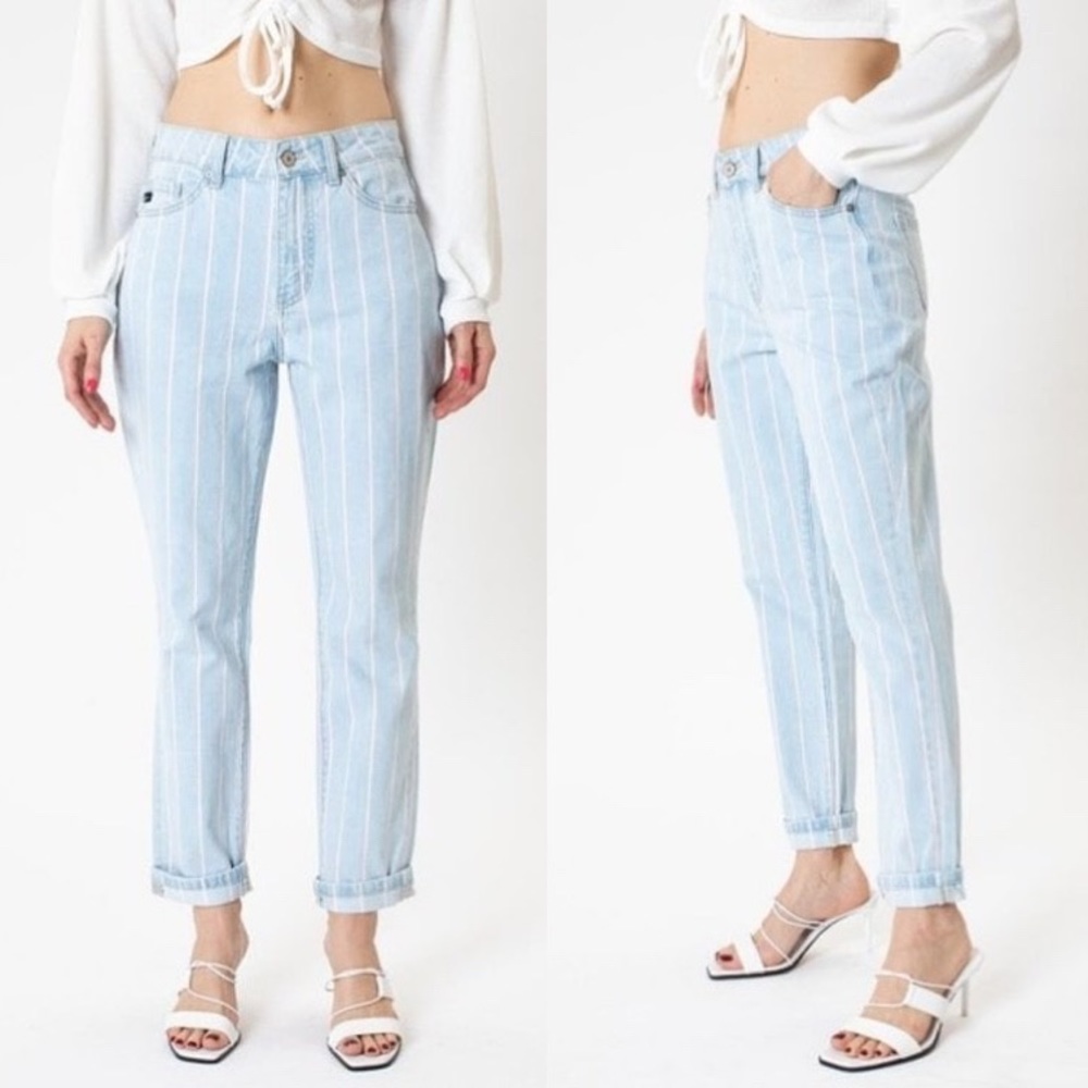 KanCan Blue Candy Pinstripe High Rise Mom Jeans Women’s Size 11/29 Style KC9221L